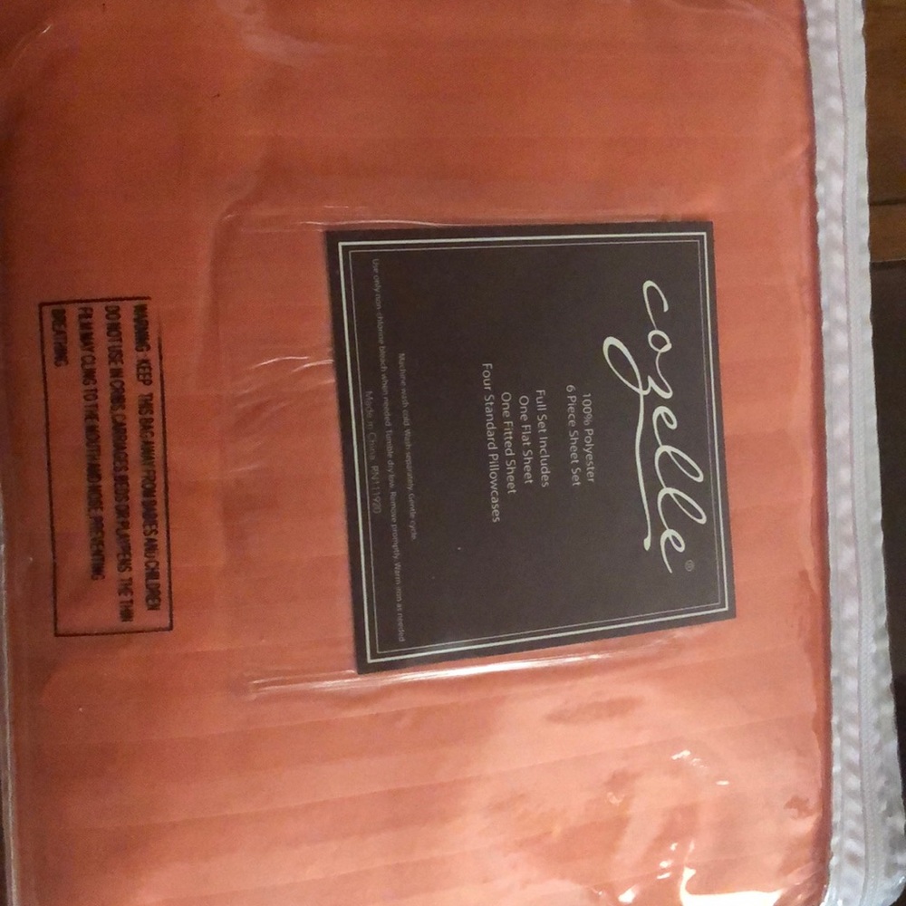 Brand New Cozelle 6 piece sheet set